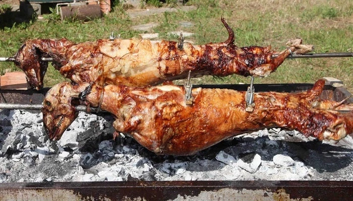 5 μυστικά που πρέπει να ξέρεις για το αρνί σου πριν το ρίξεις στα κάρβουνα